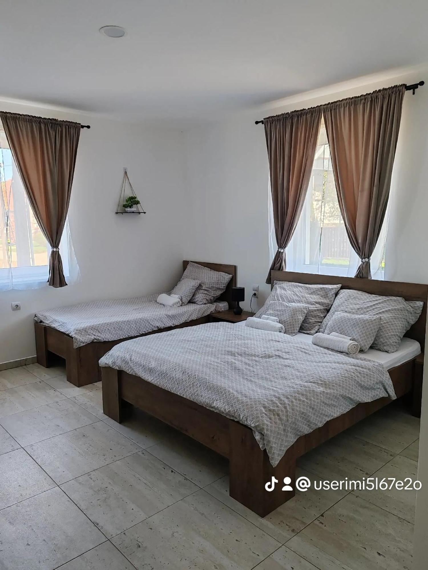 Apartamento Barka Vendeghaz Aggtelek Exterior foto